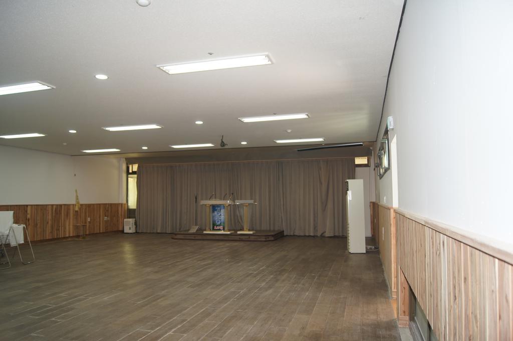Geomunoreum Hostel Jeju Exterior photo