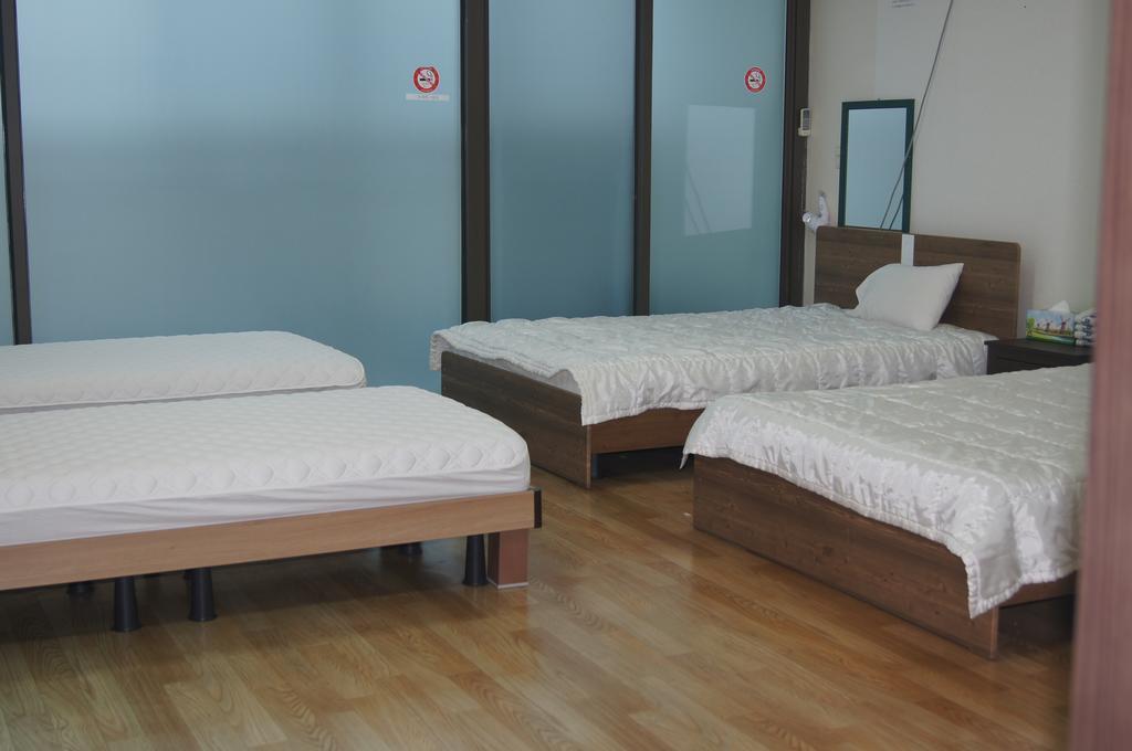 Geomunoreum Hostel Jeju Exterior photo