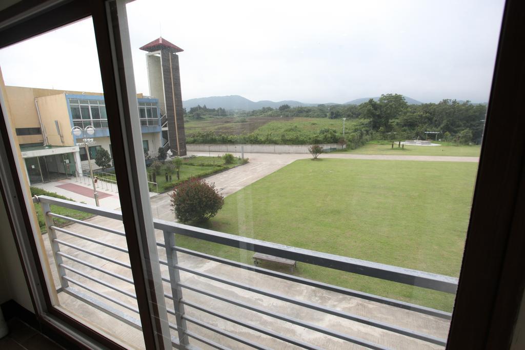 Geomunoreum Hostel Jeju Exterior photo